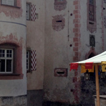 Mäuseroulette;Mittelaltermarkt mit langer Museumsnacht steht das Mäuseroulette vor Schloss Glatt.