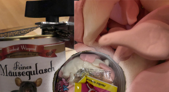 Bild mit einer Dose Mäusegulasch und dem Inhalt, Schaumzuckermäuse