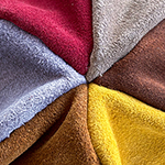 Weitere Ledertaschen entstehen, in den Büchern Rubinrot, Saphierblau und Smaraktgrün wird ein solches Täschchen als Retikül bezeichnet.