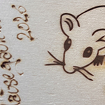 Neue Rauchverbotsschilder aus Holz. Eingebrannt und mit rot gefärbtem Leinölfirnis gefärbt. Bennpeter, Brandmalerei, Brennstempel