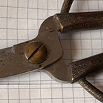 Bilder vom enstehungsprozess der Pappschablone für die Kleinserienfertigung der Münztäschchen.