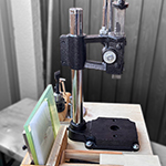 Bilder vom Bau der Vorrichtung rund um die Kniehebelpresse für die Lederbearbeitung.