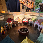 Im wunderschönen und schattigen Kardinalsgarten von Schillingsfürst stand das wahrscheinlich schönsten Mäuseroulette der Mittelalterszene.