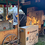 Im wunderschönen und schattigen Kardinalsgarten von Schillingsfürst stand das wahrscheinlich schönsten Mäuseroulette der Mittelalterszene.