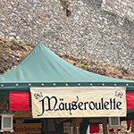 Mittelalterspektakel auf Burg Harburg in Harburg Schwaben. Mit dabei Mäuseopa Ansgar von Haithabu.