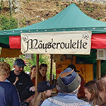 Mittelalterspektakel auf Burg Harburg in Harburg Schwaben. Mit dabei Mäuseopa Ansgar von Haithabu.